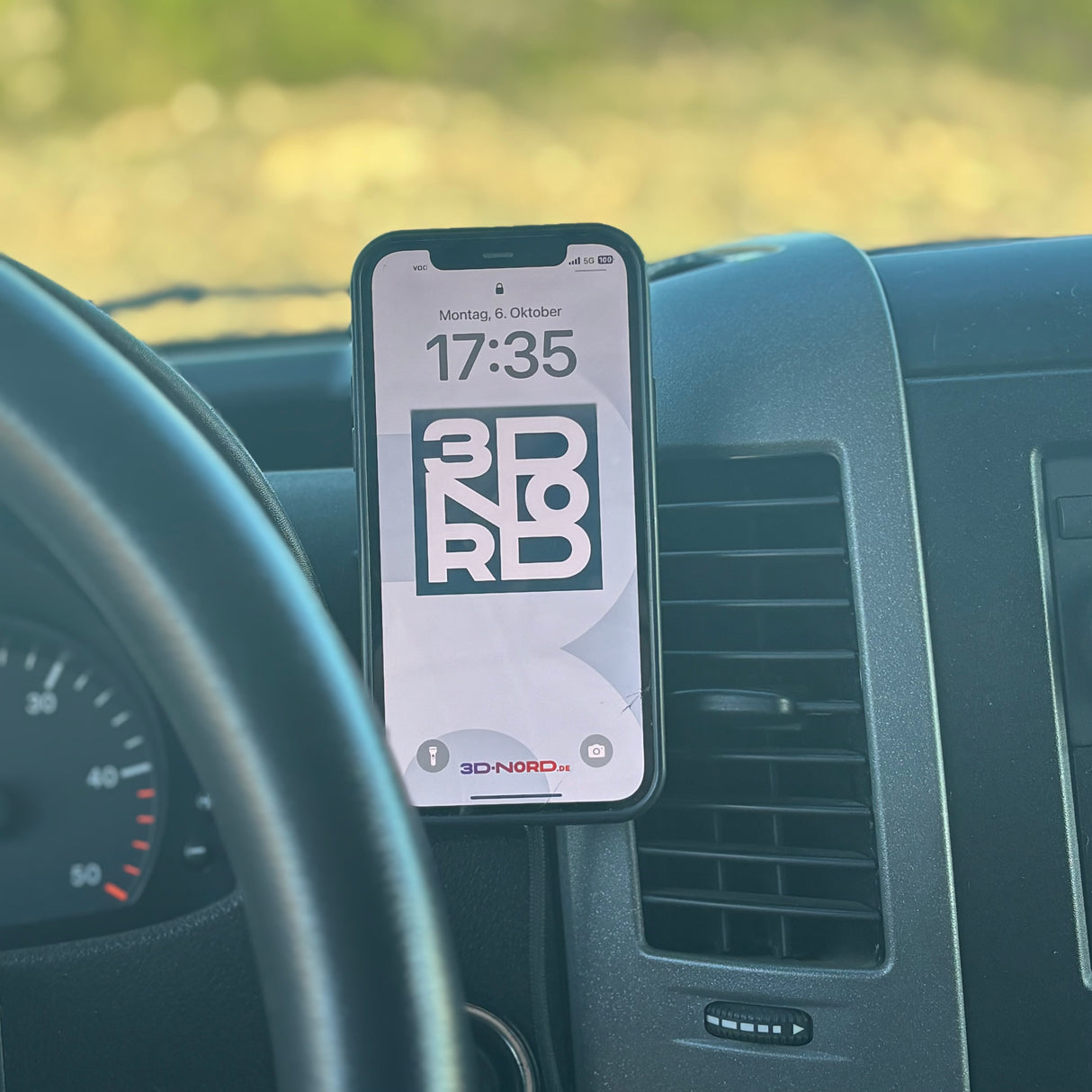 Handyhalter mit induktivem Ladegerät - passend für Sprinter W906 Facelift